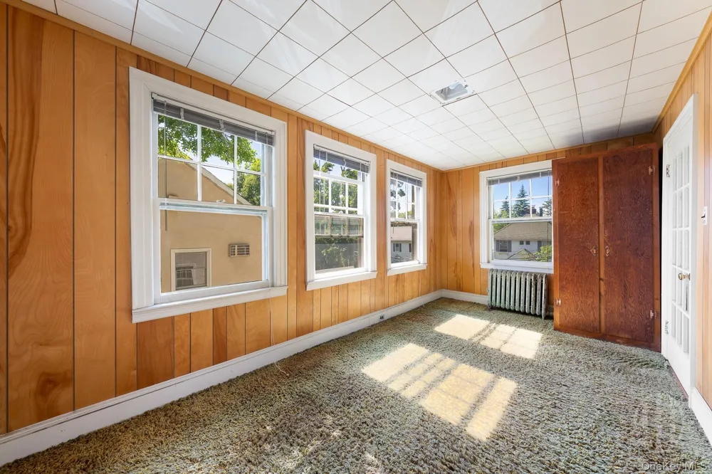 12 Carolina Road Douglaston, NY 11362
