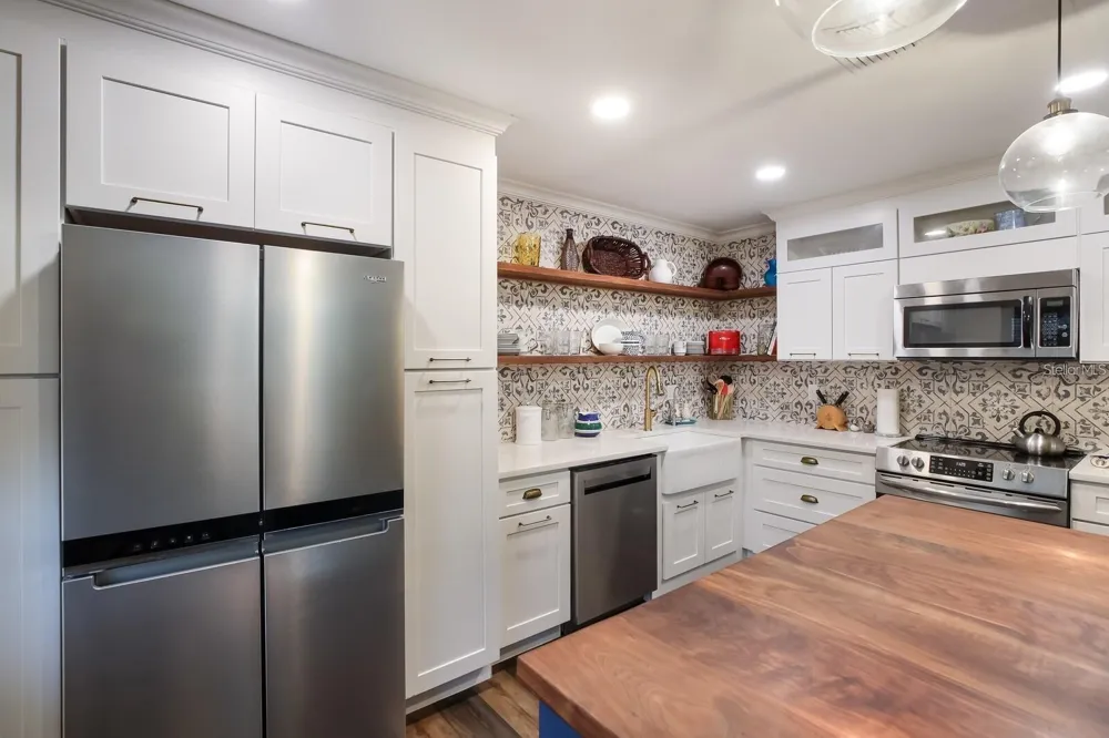 5400 34TH STREET W #15H Bradenton, FL 34210
