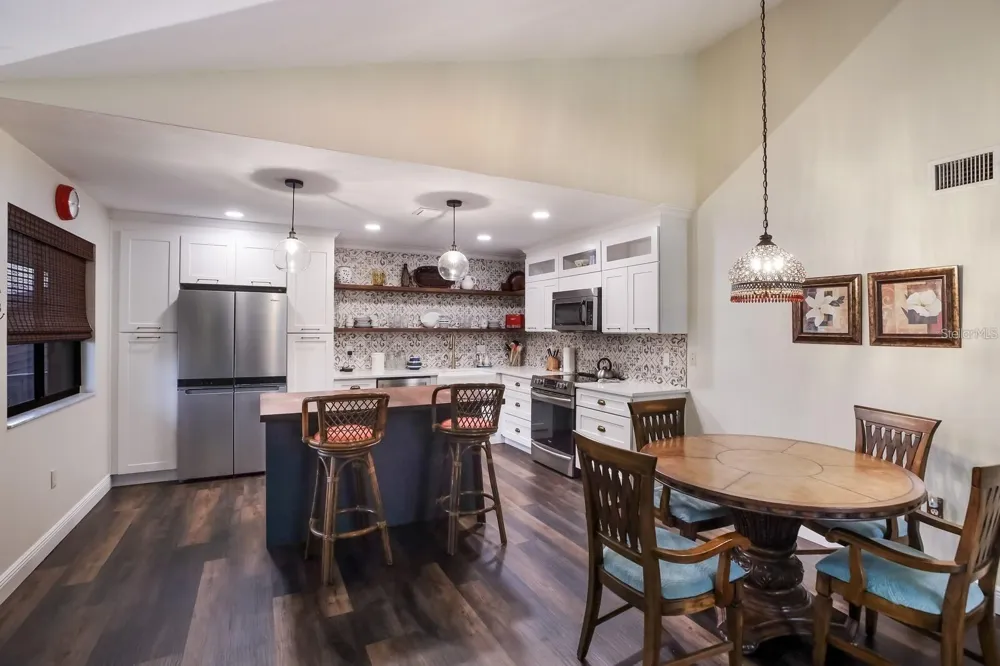 5400 34TH STREET W #15H Bradenton, FL 34210