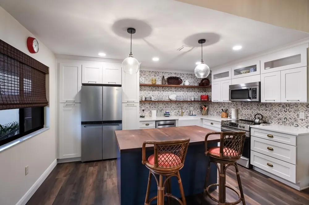 5400 34TH STREET W #15H Bradenton, FL 34210