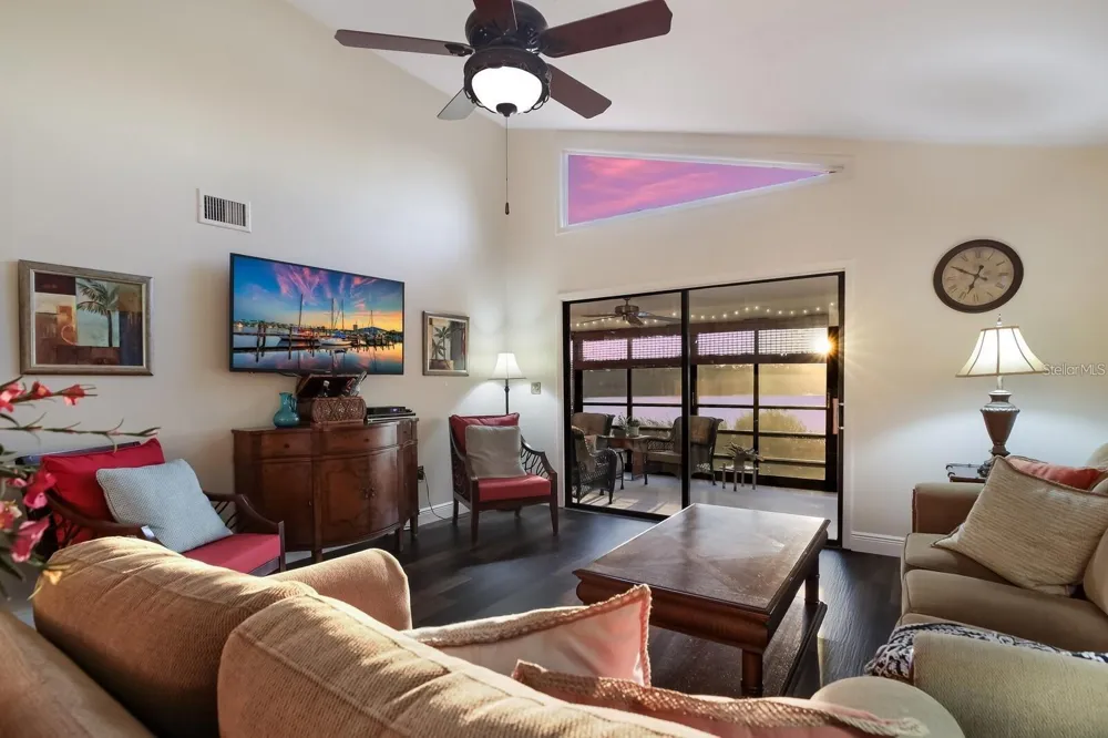 5400 34TH STREET W #15H Bradenton, FL 34210