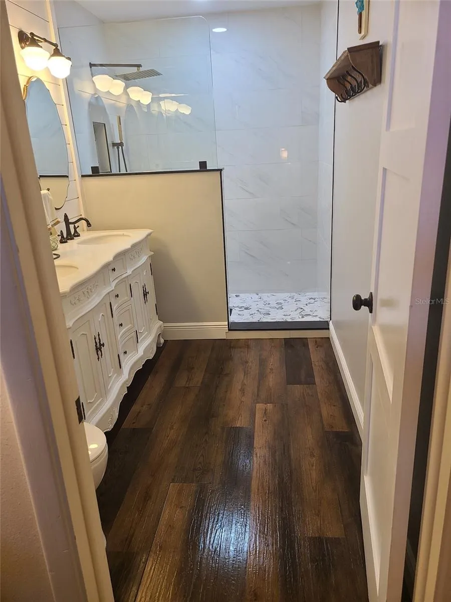 5400 34TH STREET W #15H Bradenton, FL 34210