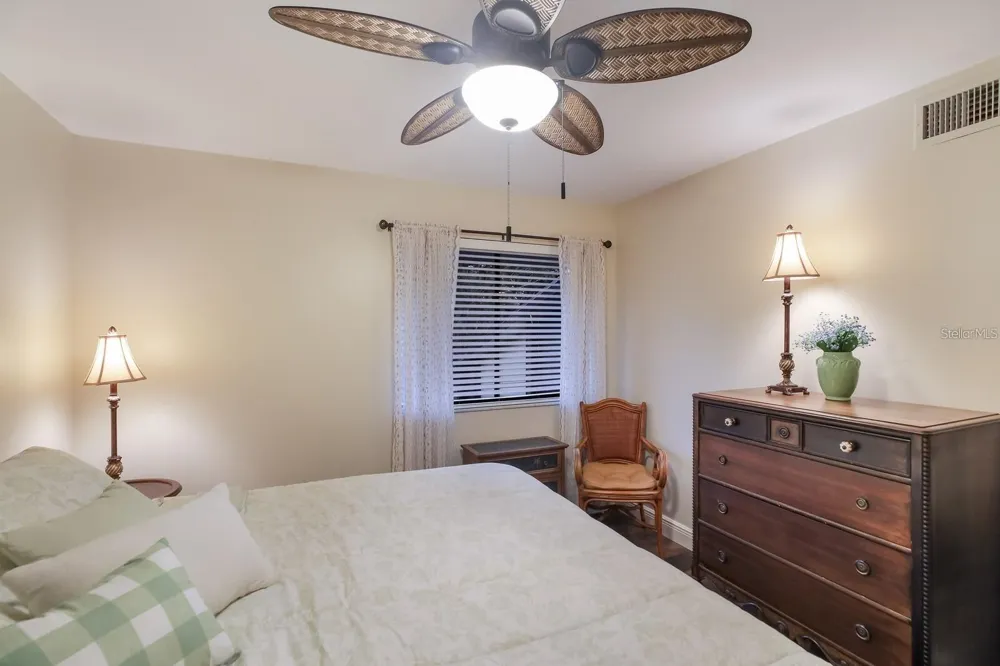 5400 34TH STREET W #15H Bradenton, FL 34210