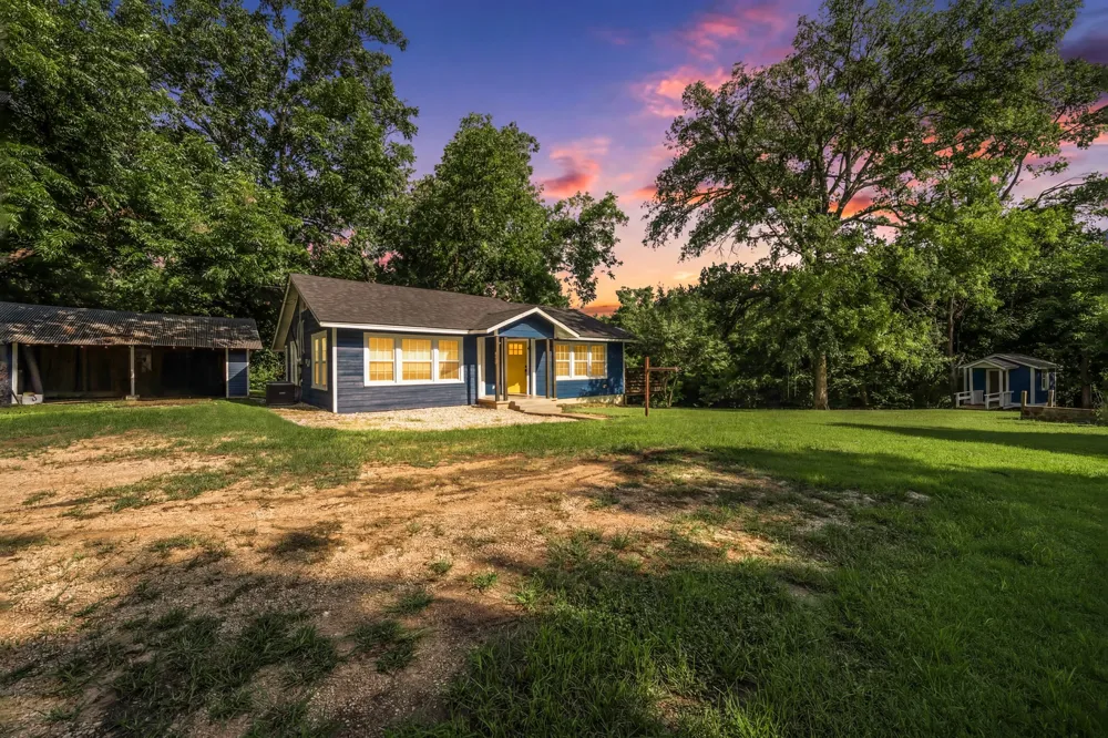 603 E Avenue A Valley Mills, TX 76689