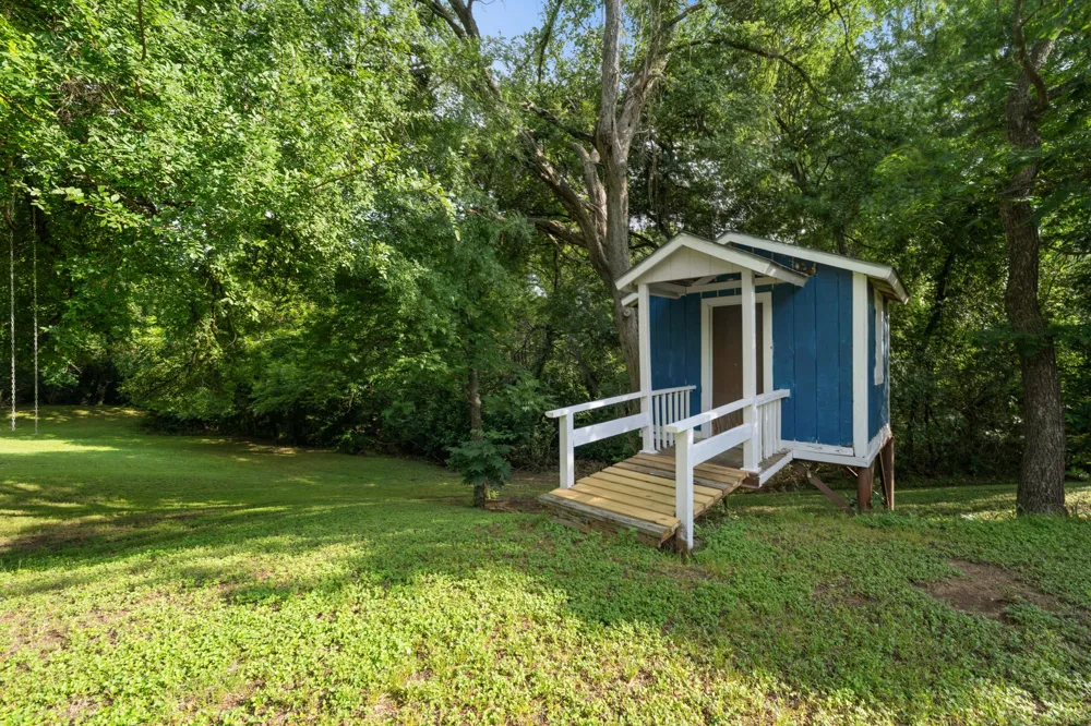 603 E Avenue A Valley Mills, TX 76689