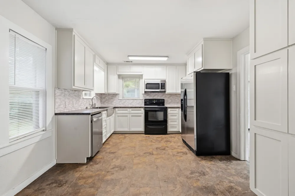 603 E Avenue A Valley Mills, TX 76689