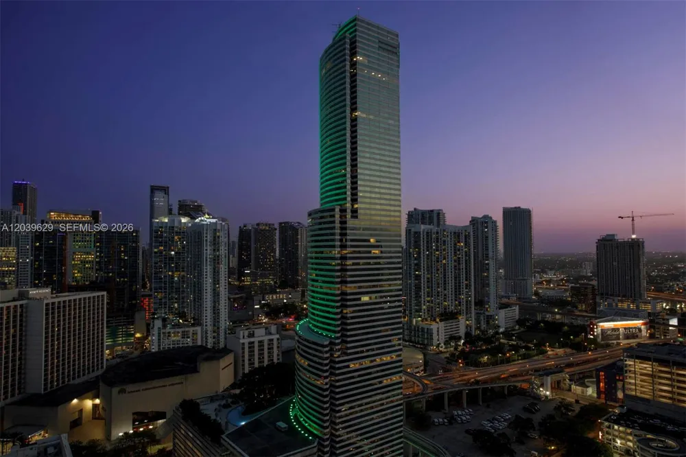 151 SE 1st St #3103 Miami, FL 33131