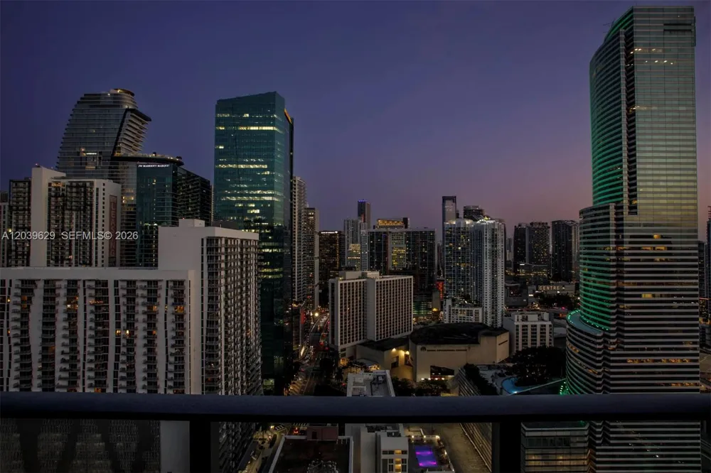 151 SE 1st St #3103 Miami, FL 33131