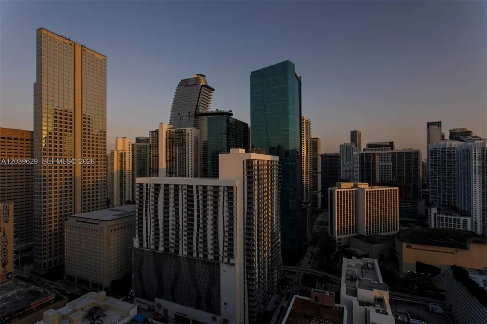 151 SE 1st St #3103 Miami, FL 33131