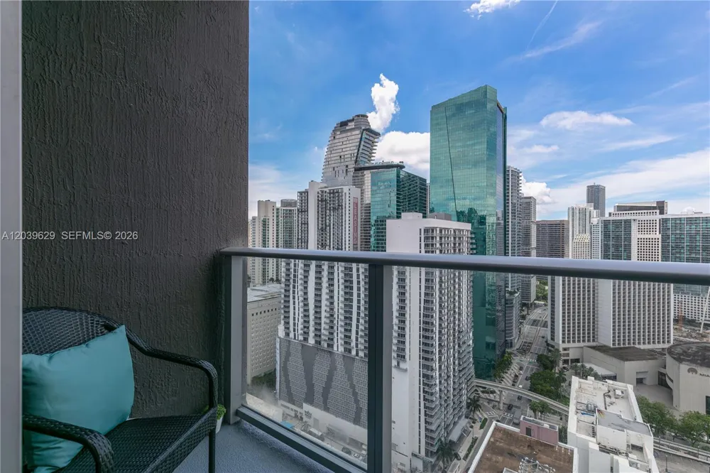 151 SE 1st St #3103 Miami, FL 33131