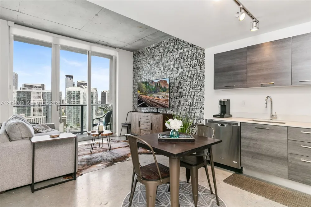 151 SE 1st St #3103 Miami, FL 33131