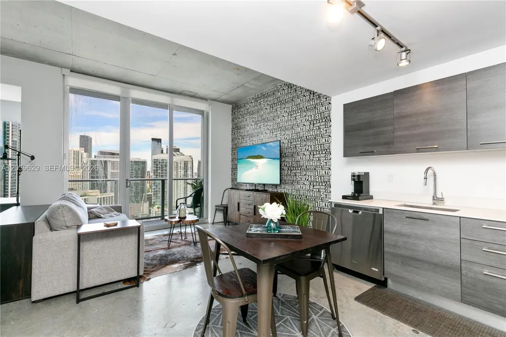 151 SE 1st St #3103 Miami, FL 33131