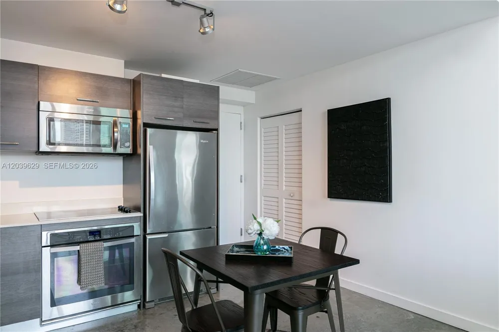 151 SE 1st St #3103 Miami, FL 33131