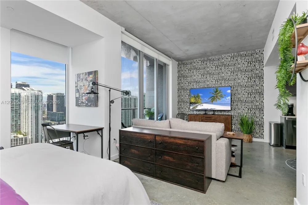 151 SE 1st St #3103 Miami, FL 33131