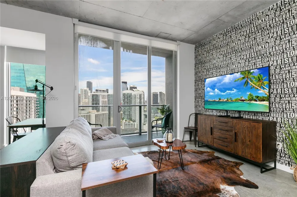 151 SE 1st St #3103 Miami, FL 33131