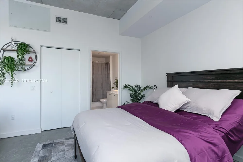 151 SE 1st St #3103 Miami, FL 33131