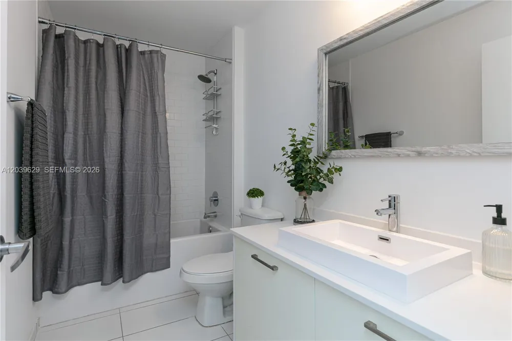 151 SE 1st St #3103 Miami, FL 33131