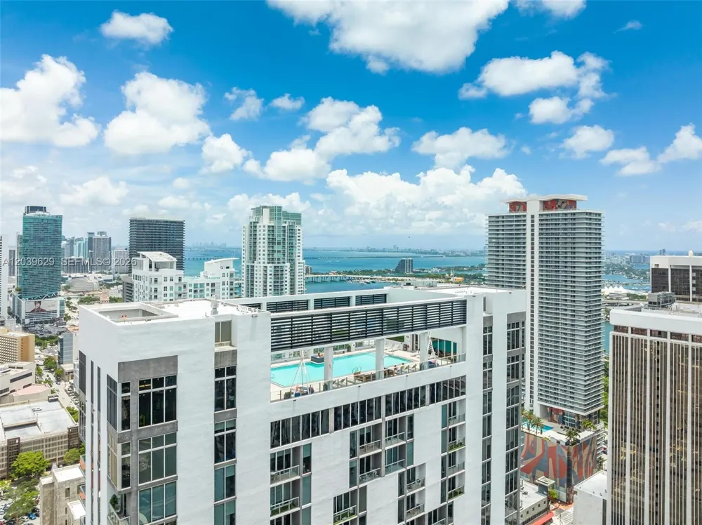 151 SE 1st St #3103 Miami, FL 33131