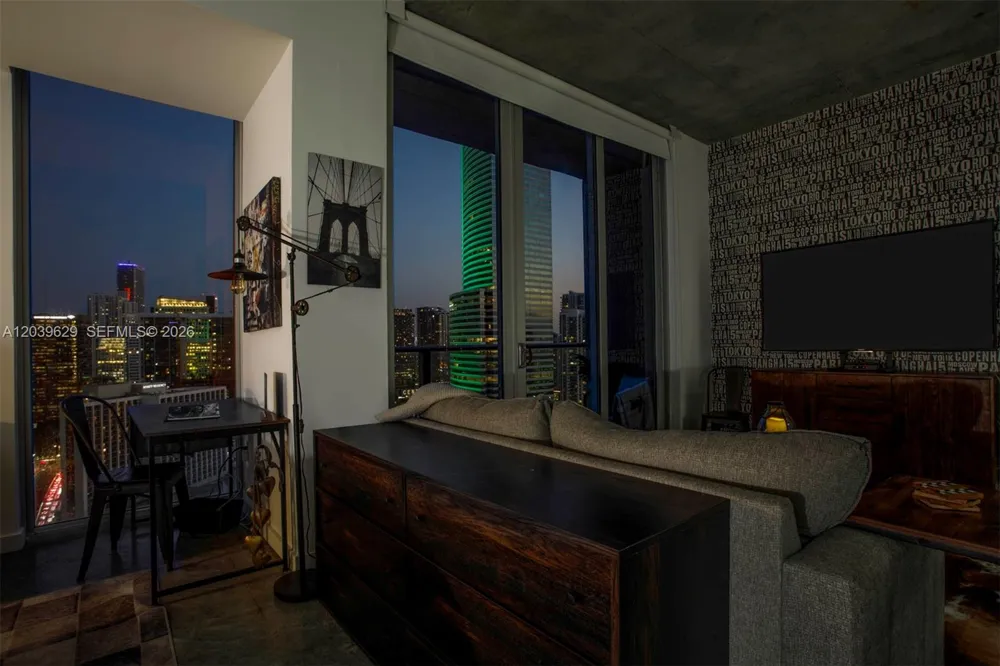 151 SE 1st St #3103 Miami, FL 33131