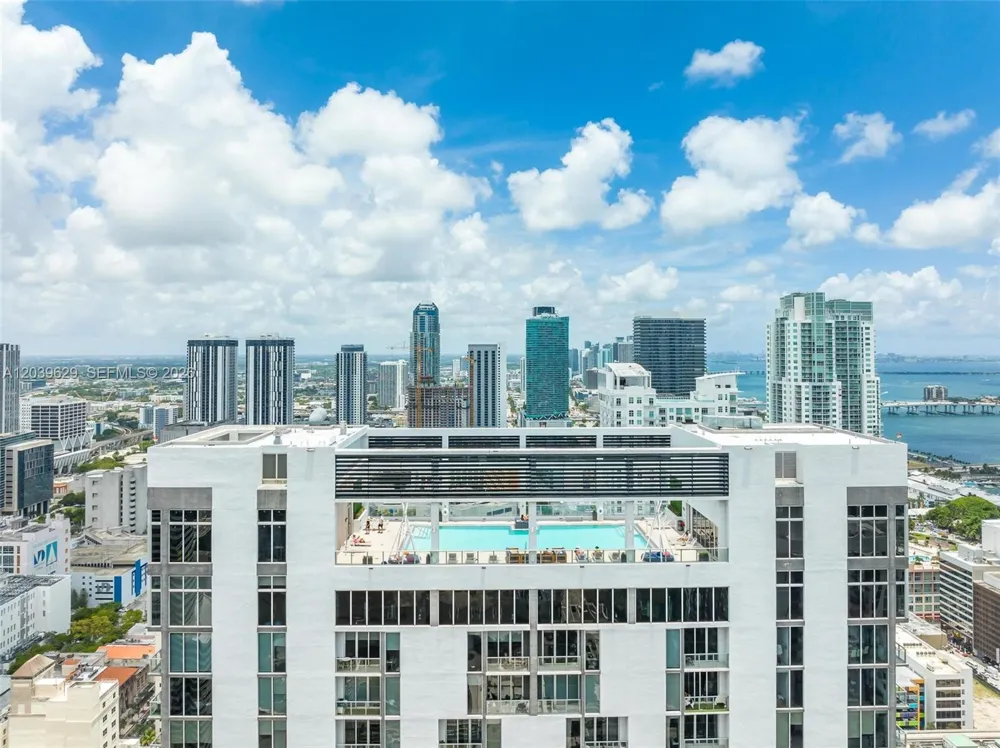 151 SE 1st St #3103 Miami, FL 33131