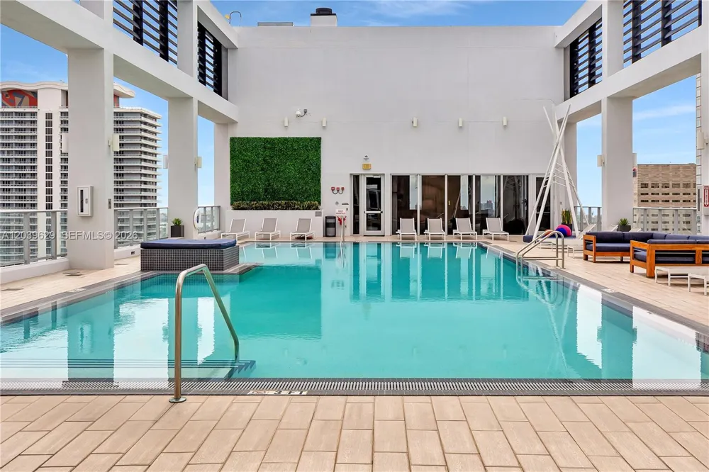 151 SE 1st St #3103 Miami, FL 33131