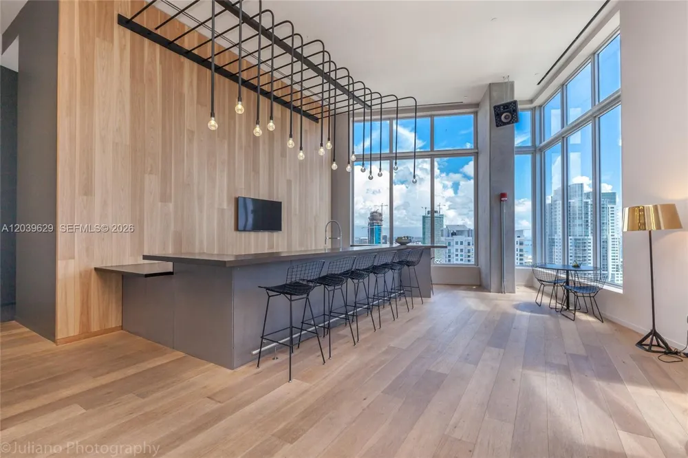 151 SE 1st St #3103 Miami, FL 33131