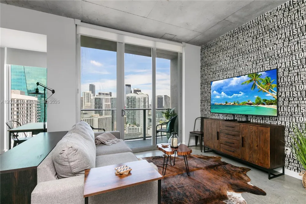 151 SE 1st St #3103 Miami, FL 33131