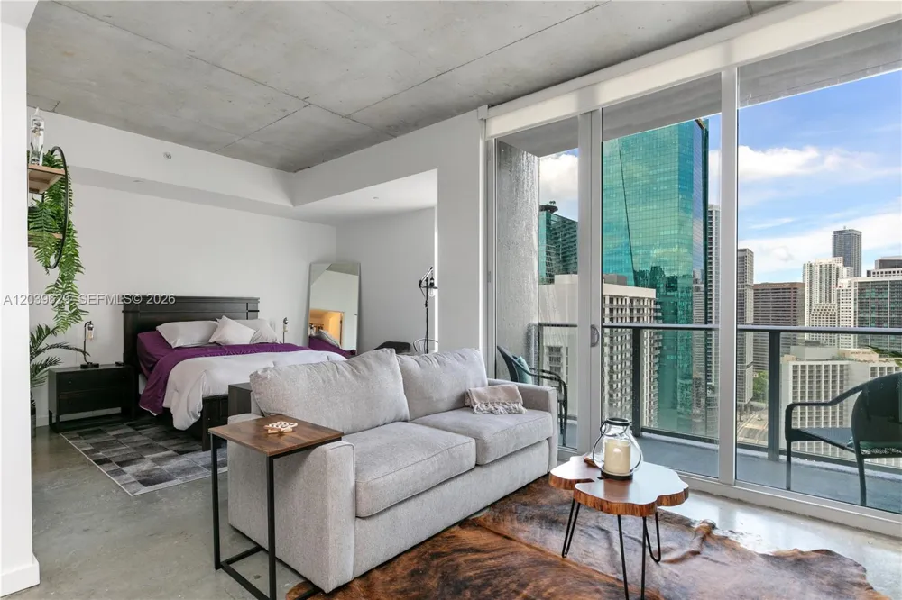 151 SE 1st St #3103 Miami, FL 33131
