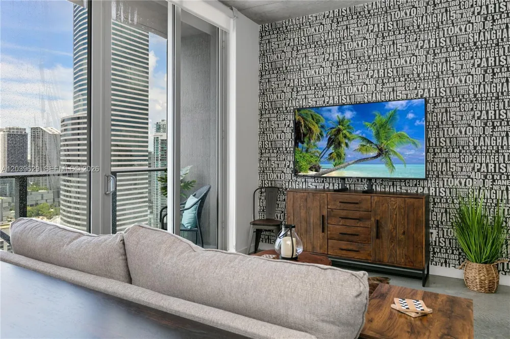 151 SE 1st St #3103 Miami, FL 33131
