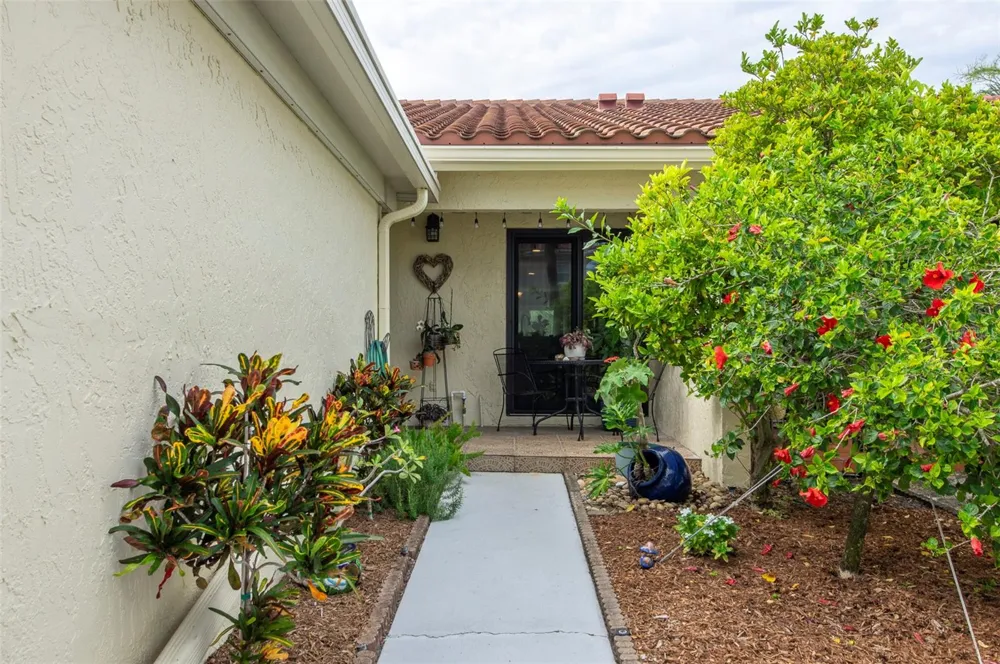 10152 REGAL DRIVE Largo, FL 33774