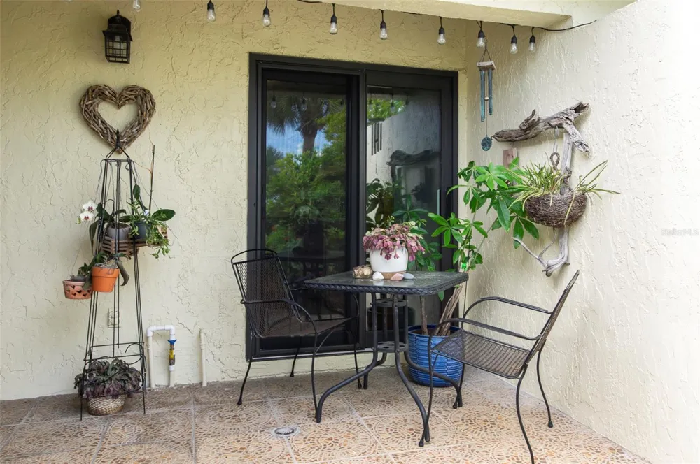 10152 REGAL DRIVE Largo, FL 33774