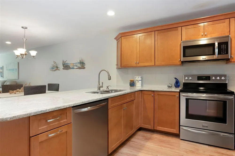 10152 REGAL DRIVE Largo, FL 33774