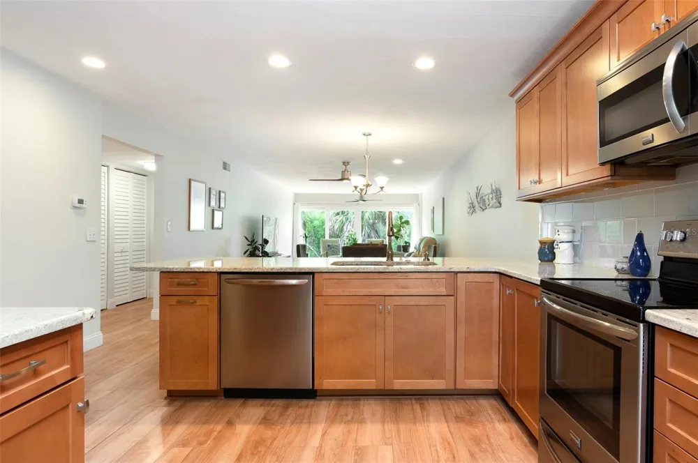10152 REGAL DRIVE Largo, FL 33774