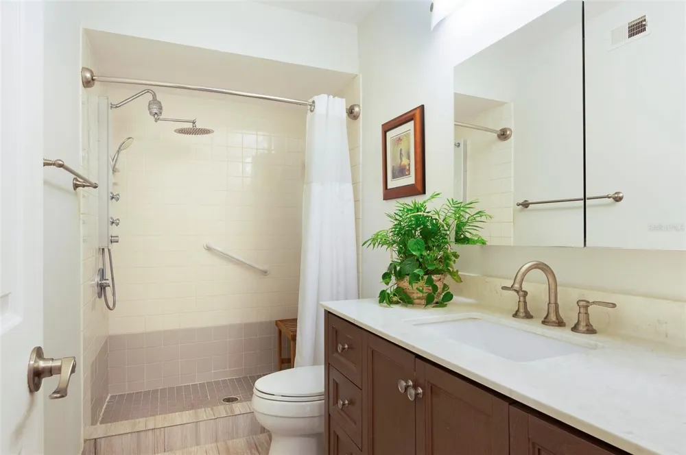 10152 REGAL DRIVE Largo, FL 33774