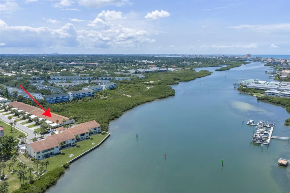 10152 REGAL DRIVE Largo, FL 33774