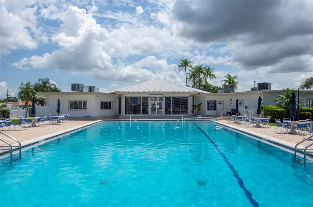 10152 REGAL DRIVE Largo, FL 33774