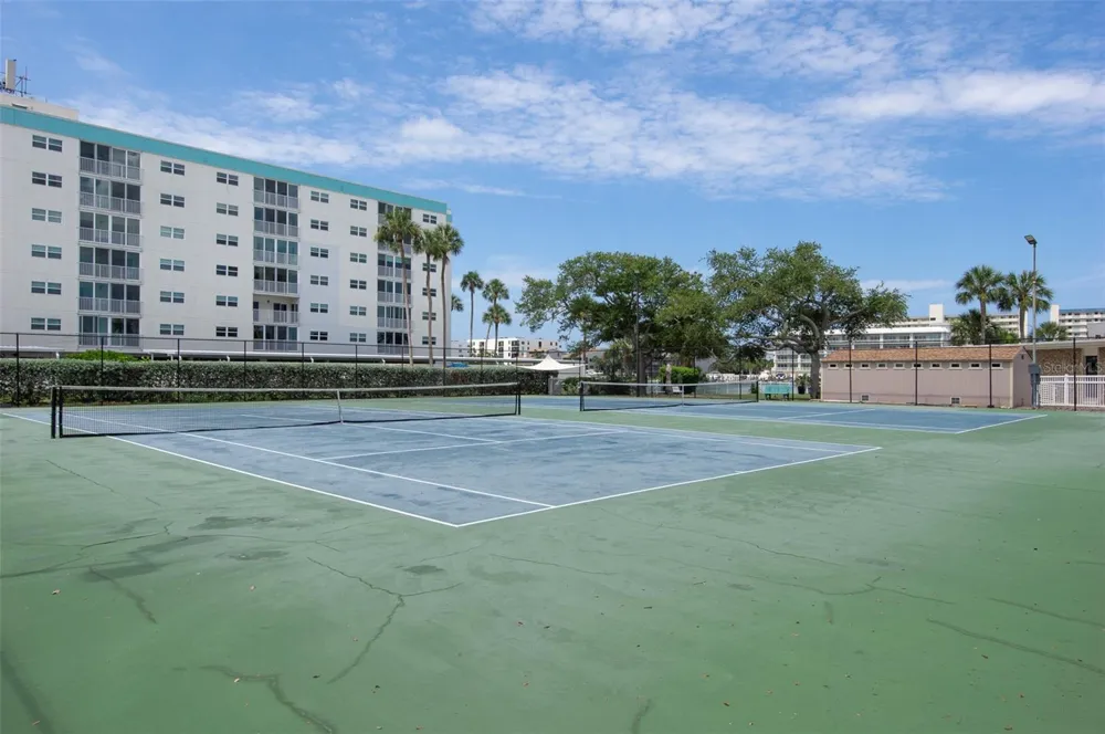 10152 REGAL DRIVE Largo, FL 33774