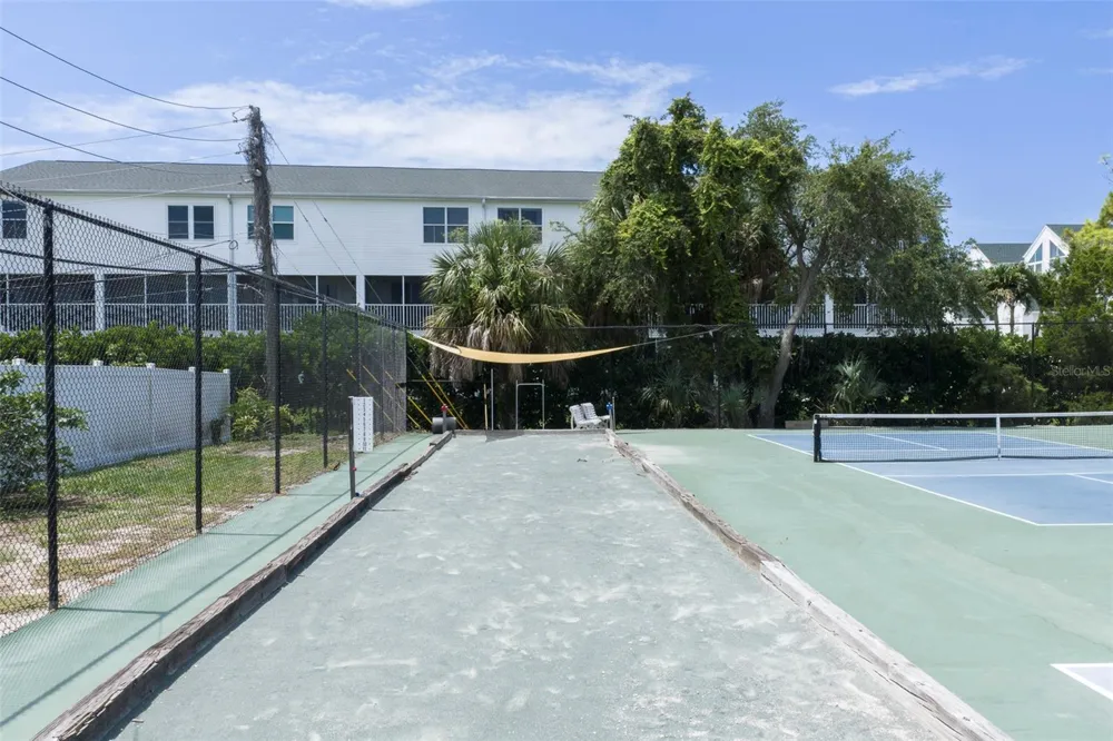 10152 REGAL DRIVE Largo, FL 33774