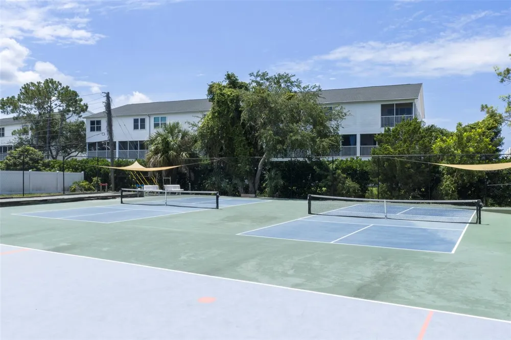 10152 REGAL DRIVE Largo, FL 33774