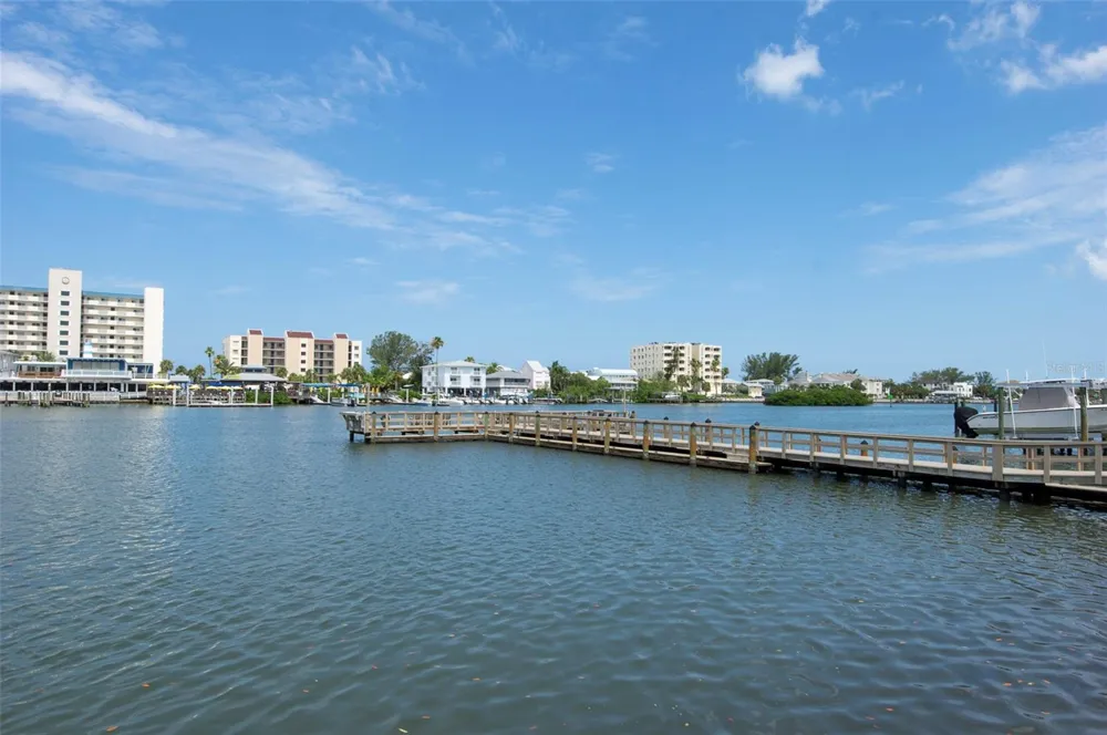 10152 REGAL DRIVE Largo, FL 33774