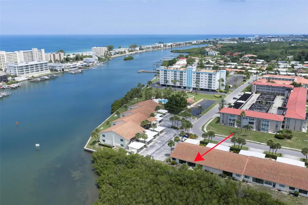 10152 REGAL DRIVE Largo, FL 33774