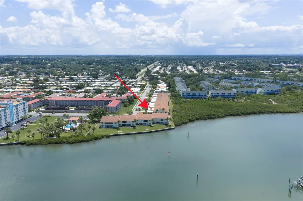 10152 REGAL DRIVE Largo, FL 33774