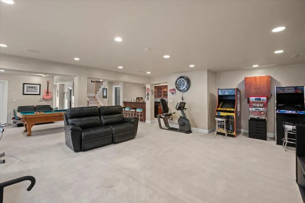 15863 Mina Way Saratoga, CA 95070