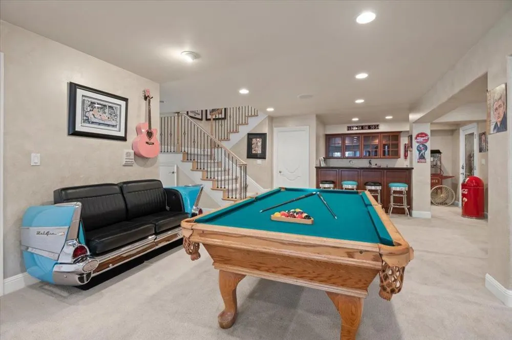 15863 Mina Way Saratoga, CA 95070