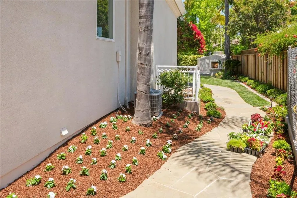 15863 Mina Way Saratoga, CA 95070