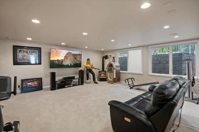 15863 Mina Way Saratoga, CA 95070