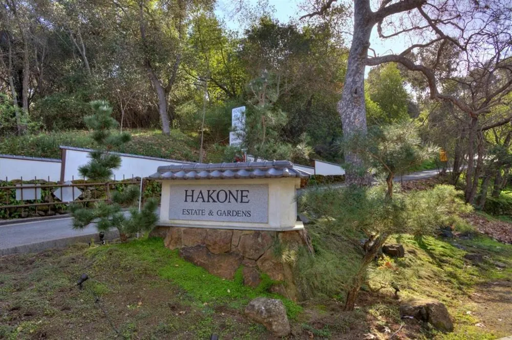 15863 Mina Way Saratoga, CA 95070