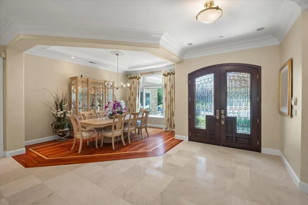 15863 Mina Way Saratoga, CA 95070