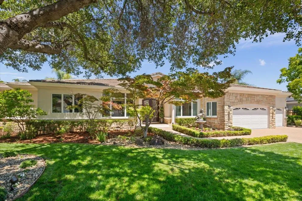 15863 Mina Way Saratoga, CA 95070