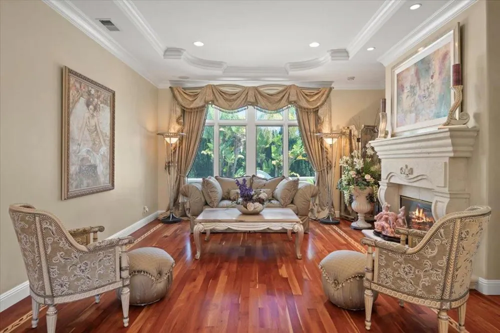 15863 Mina Way Saratoga, CA 95070